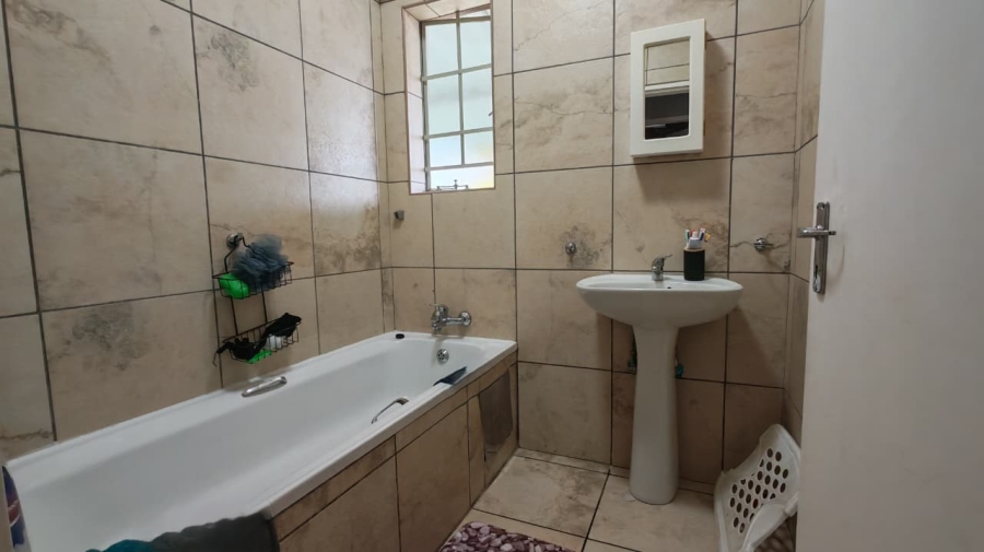 To Let 3 Bedroom Property for Rent in Waterval East North West